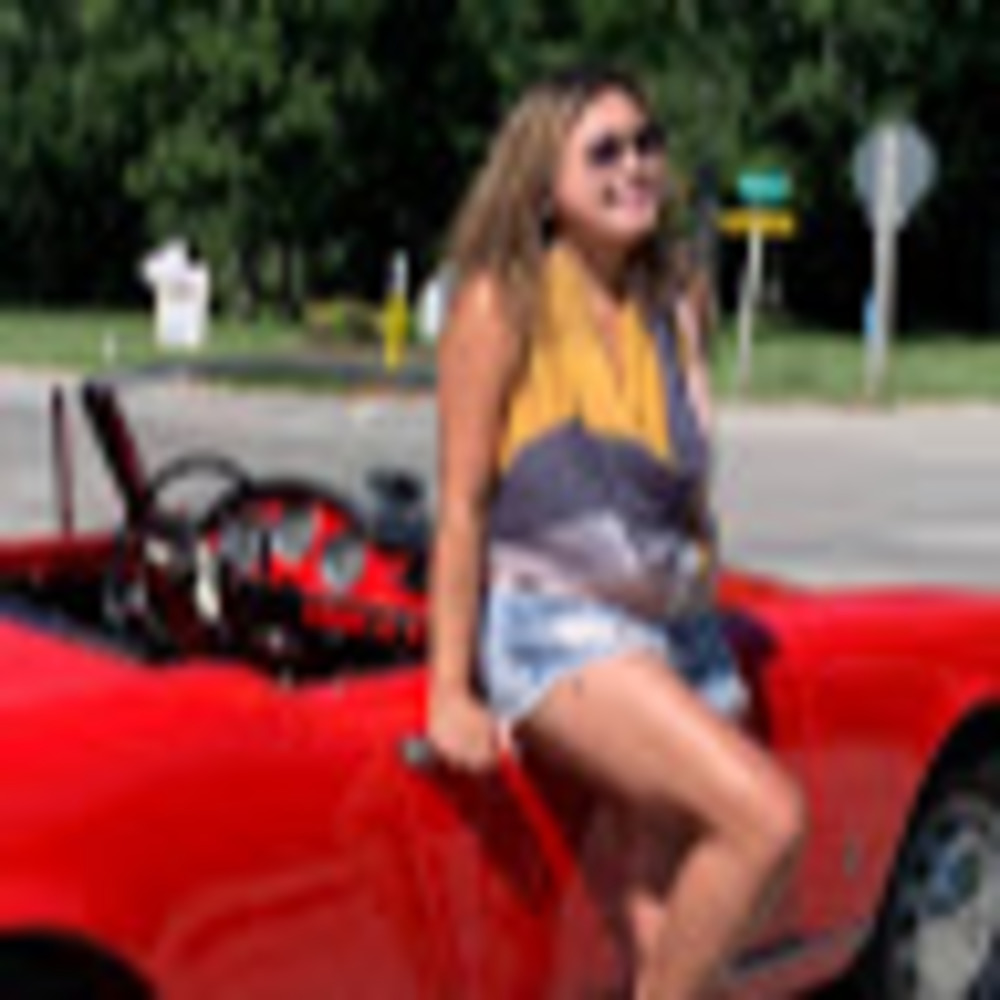 Meet your Posher, Elena